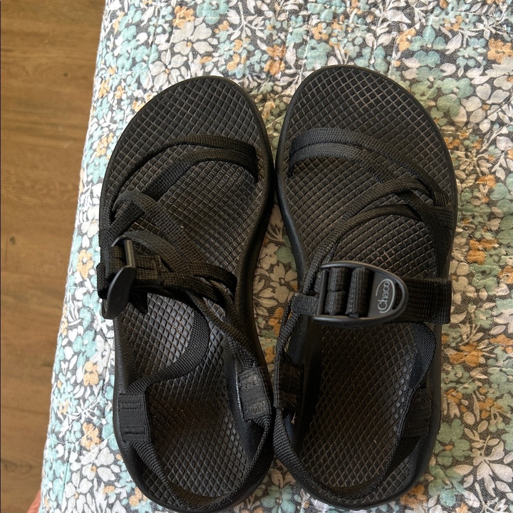 Chao ZX/2 classic sandal women size 6 
Good condition